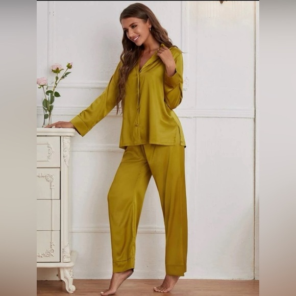 ✨✨Silky Satin Pajama Night Set ✨✨ 💛💛 SZ L New - Picture 3 of 3